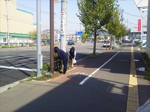 東北営業所の地域清掃活動（2013/5/14）