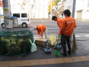 札幌本社の地域清掃活動（2013/11/05）