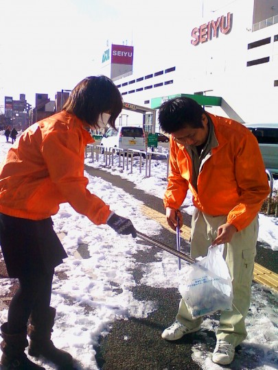 東北営業所の地域清掃活動（2014/2/18）