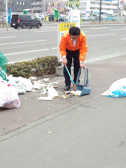 東北営業所の地域清掃活動（2014/3/18）