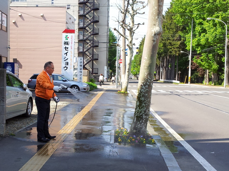 本社の地域清掃活動（2014/5/20）