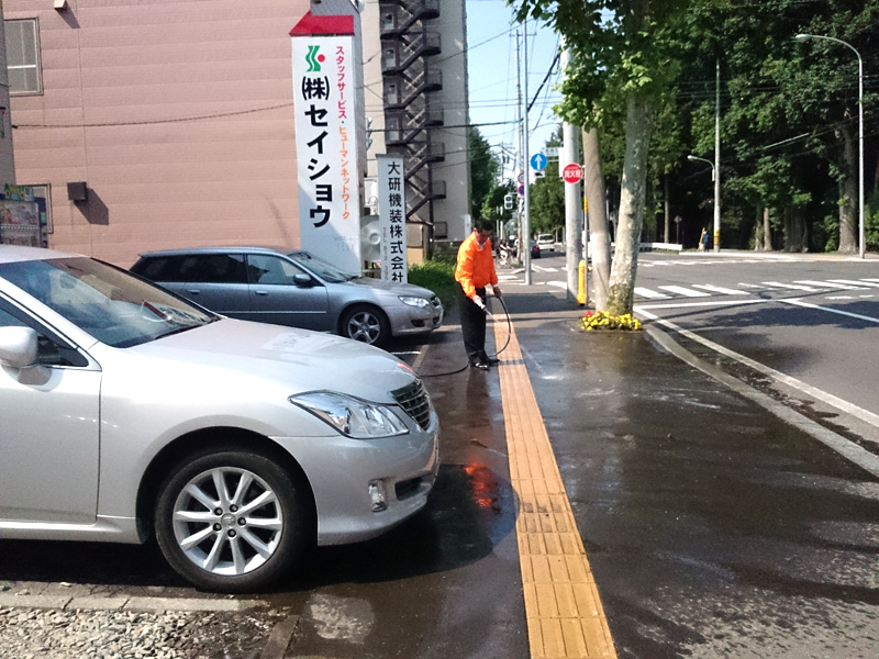 本社の地域清掃活動（2014/7/1）