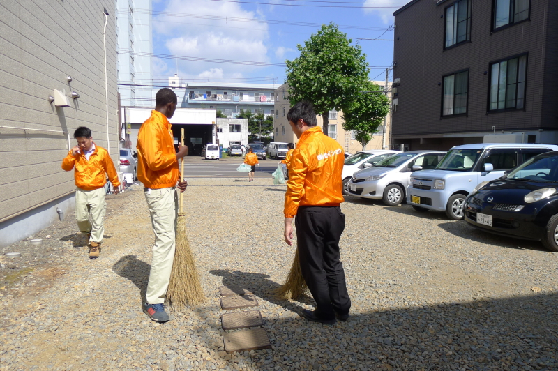本社の地域清掃活動（2014/7/15）