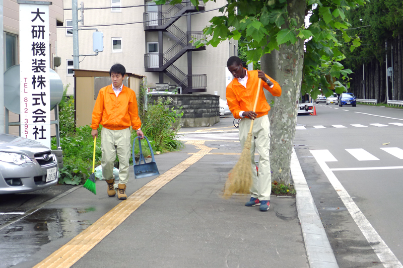 本社の地域清掃活動（2014/8/20）