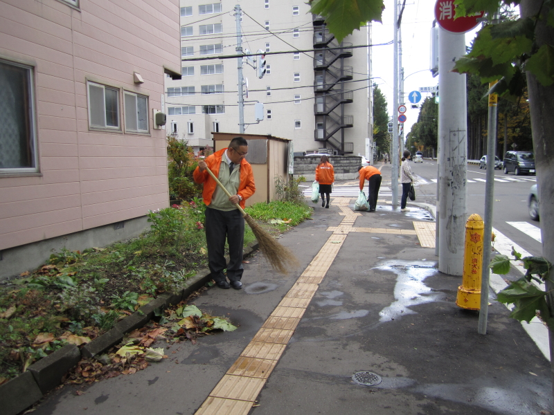 本社の地域清掃活動（2014/10/29）