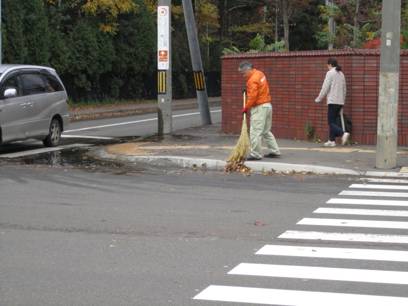 本社の地域清掃活動（2014/10/29）