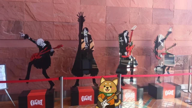 函館市役所にて、GLAY30周年記念アクリルパネルが展示されていました🎸
なんとONE PIECEの尾田栄一郎先生の描き下ろしです✨
年末まで展示されているみたいなので、お近くの方は是非！🎶

函館営業所

#株式会社セイショウ #函館営業所
#北海道 #函館 #glay 
#函館市役所